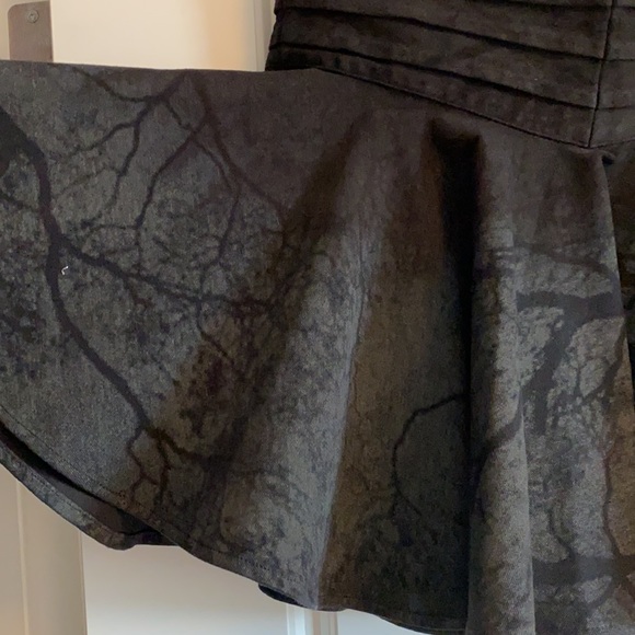 Ladies black shadow tree skirt - Picture 3 of 4